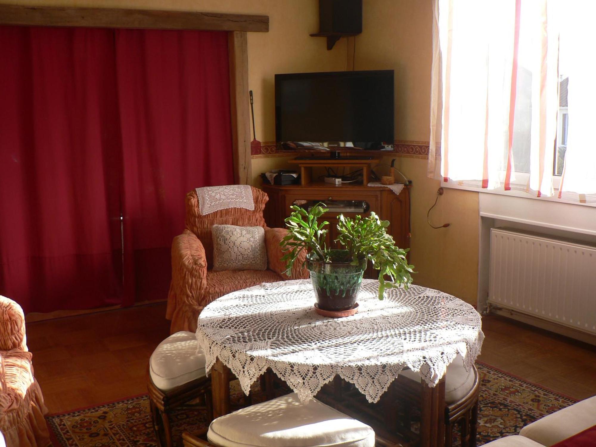 Clo Hujobe Apartment Parthenay Exterior photo