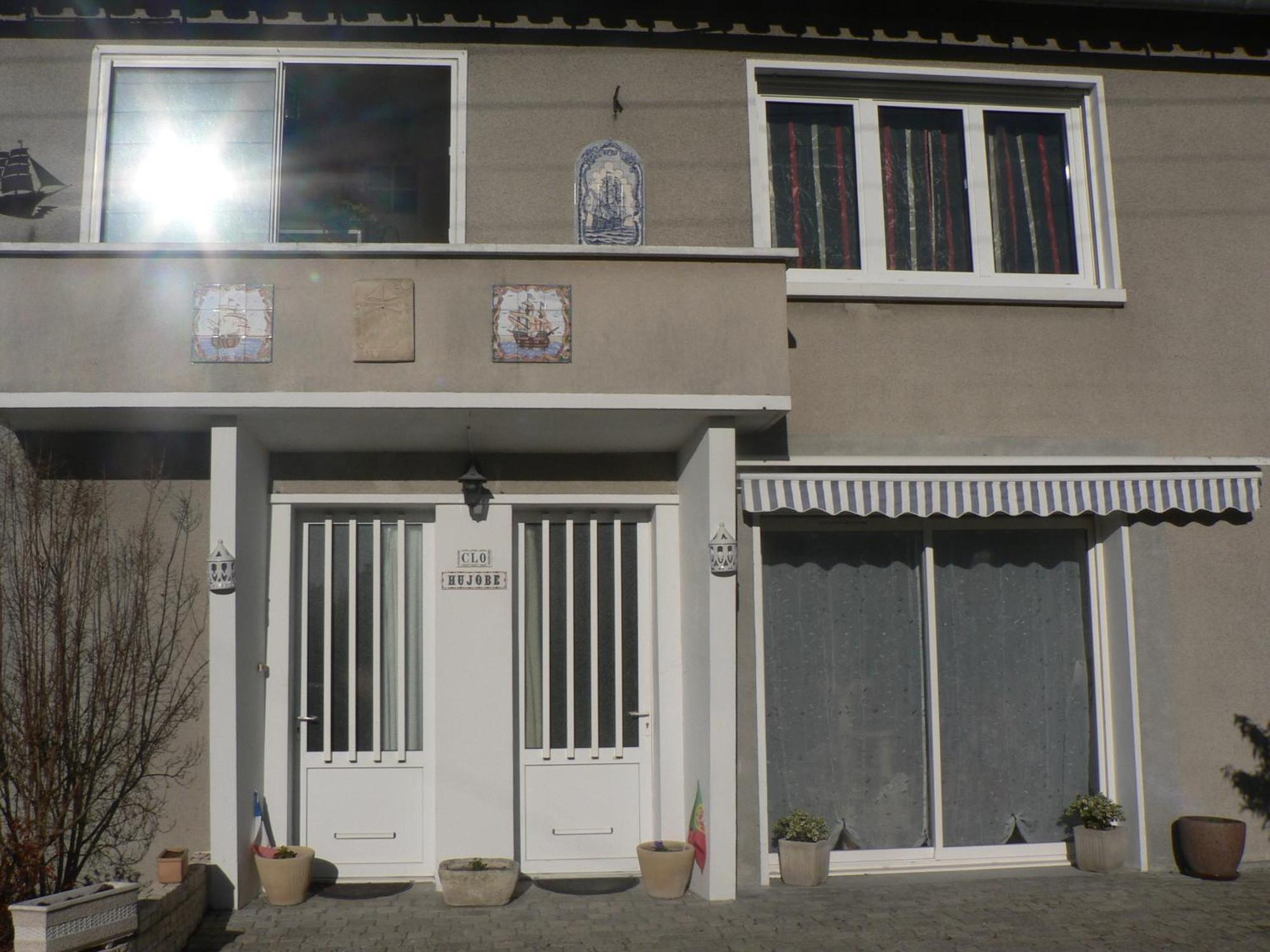 Clo Hujobe Apartment Parthenay Exterior photo